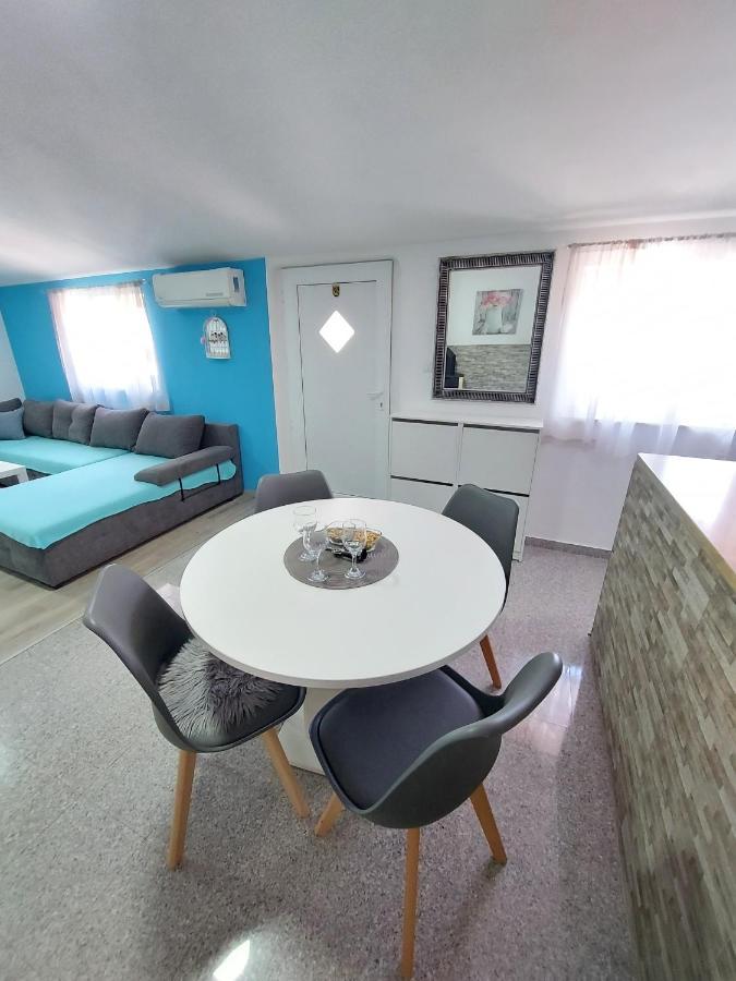 Apartman Ana Штинян Екстер'єр фото